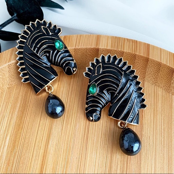 NWT Black + White Stripe Zebra Pearl Drop Earrings - Picture 10 of 15